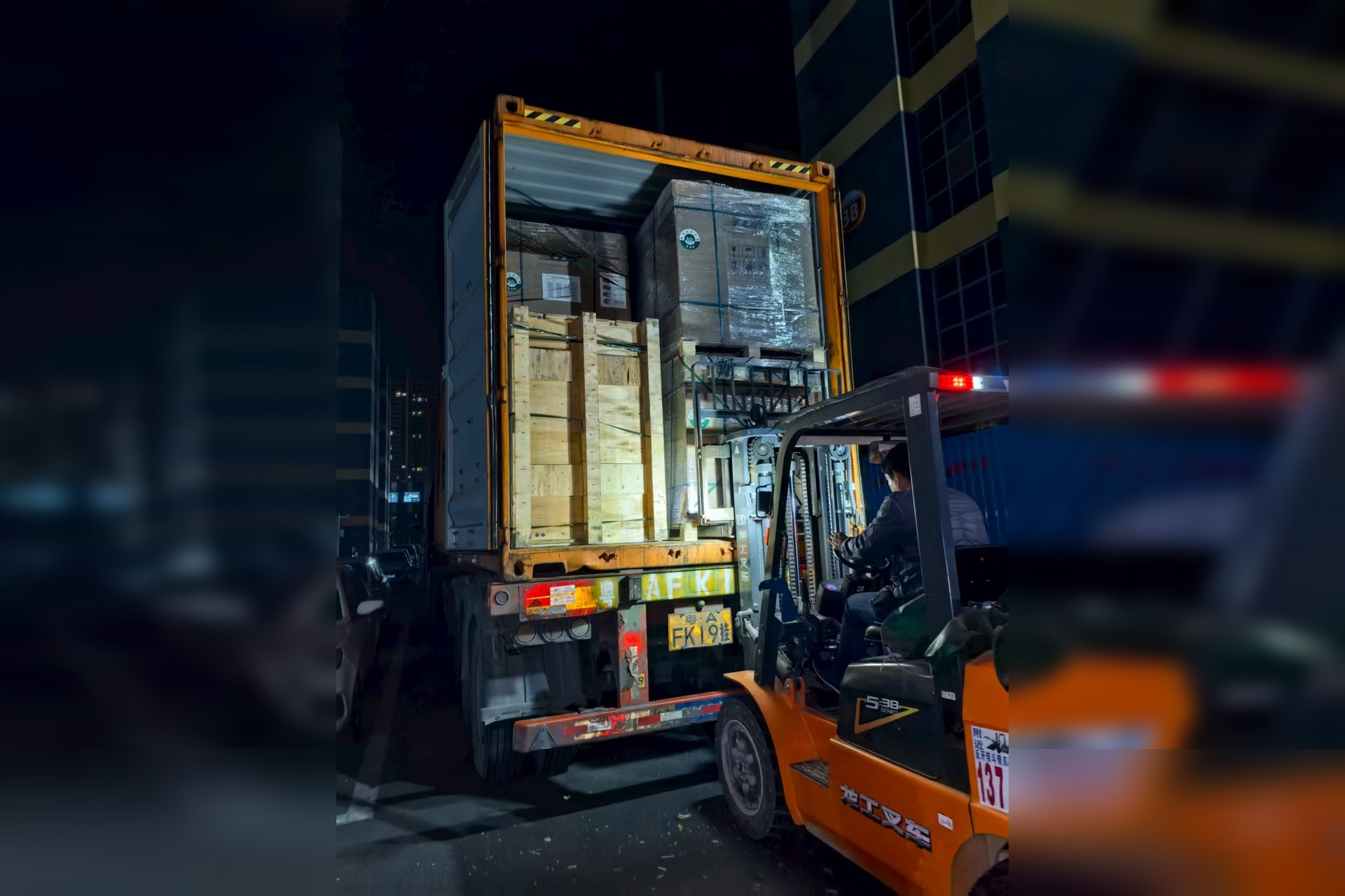 Loading & shipment